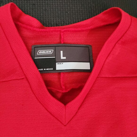 Team Canada Bauer Hockey Jersey – Men’s Large - Picture 3 of 3